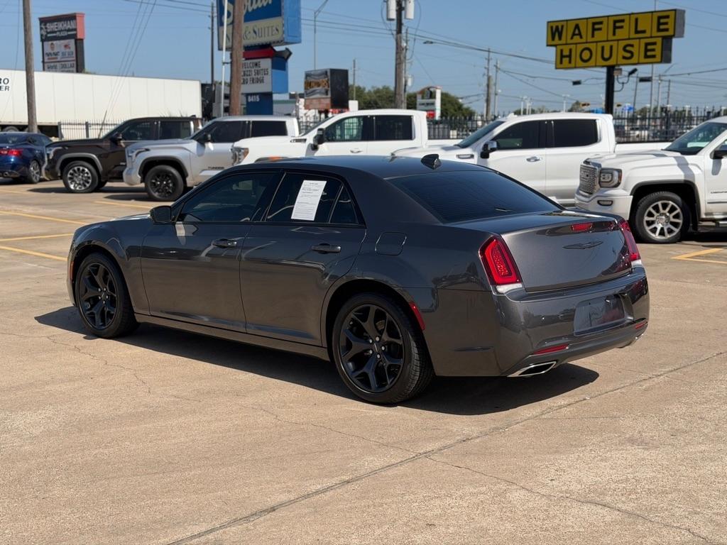 Chrysler 300 Touring 2023