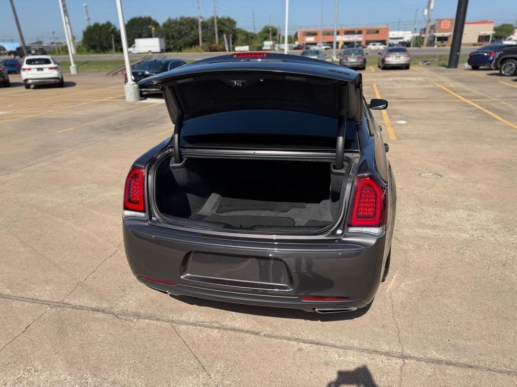 Chrysler 300 Touring 2023