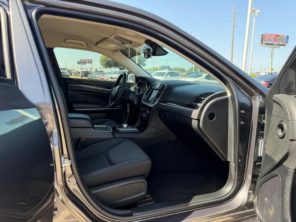 Chrysler 300 Touring 2023