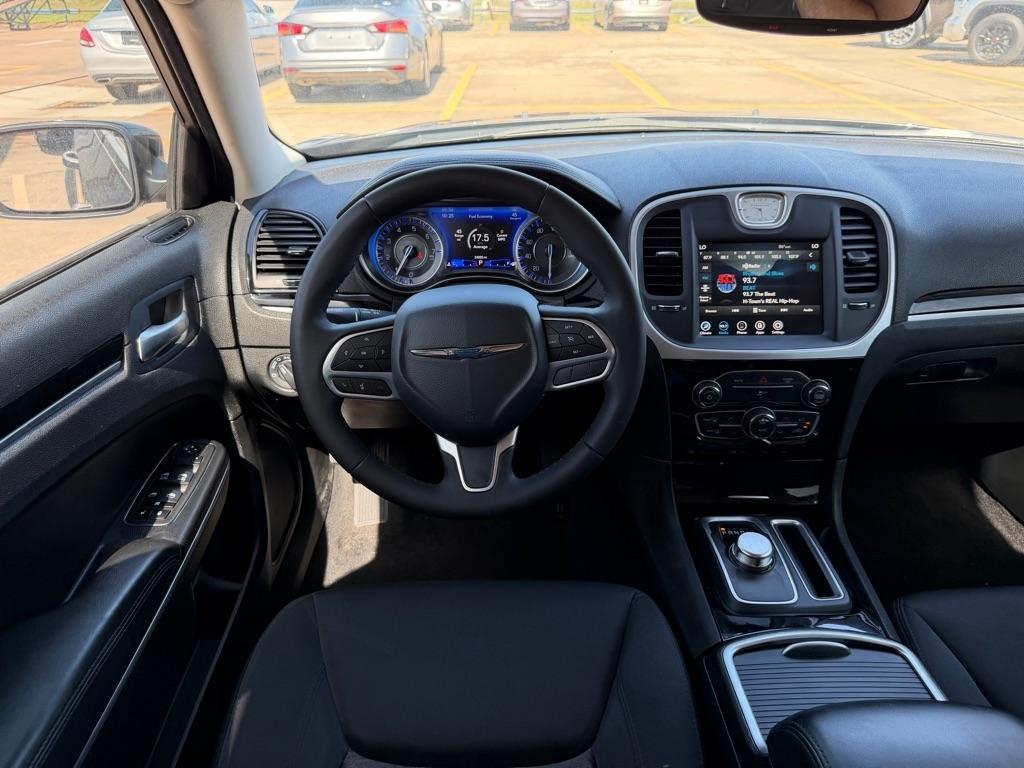 Chrysler 300 Touring 2023