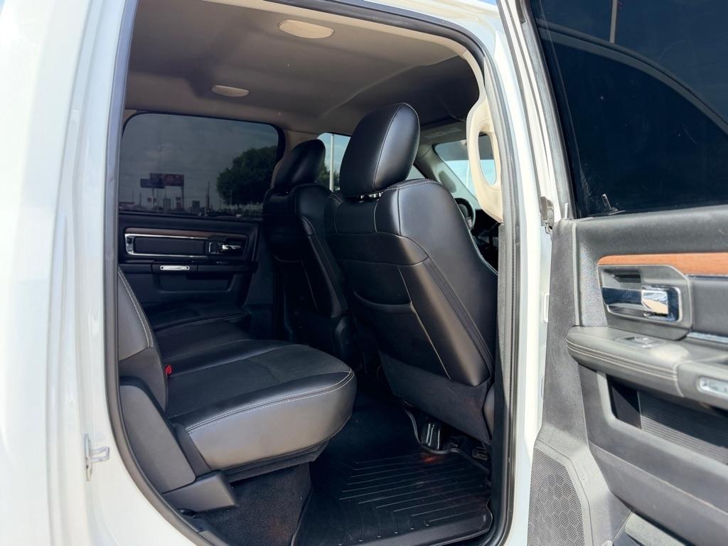 RAM 2500 Laramie Crew Cab SWB 4WD 2016