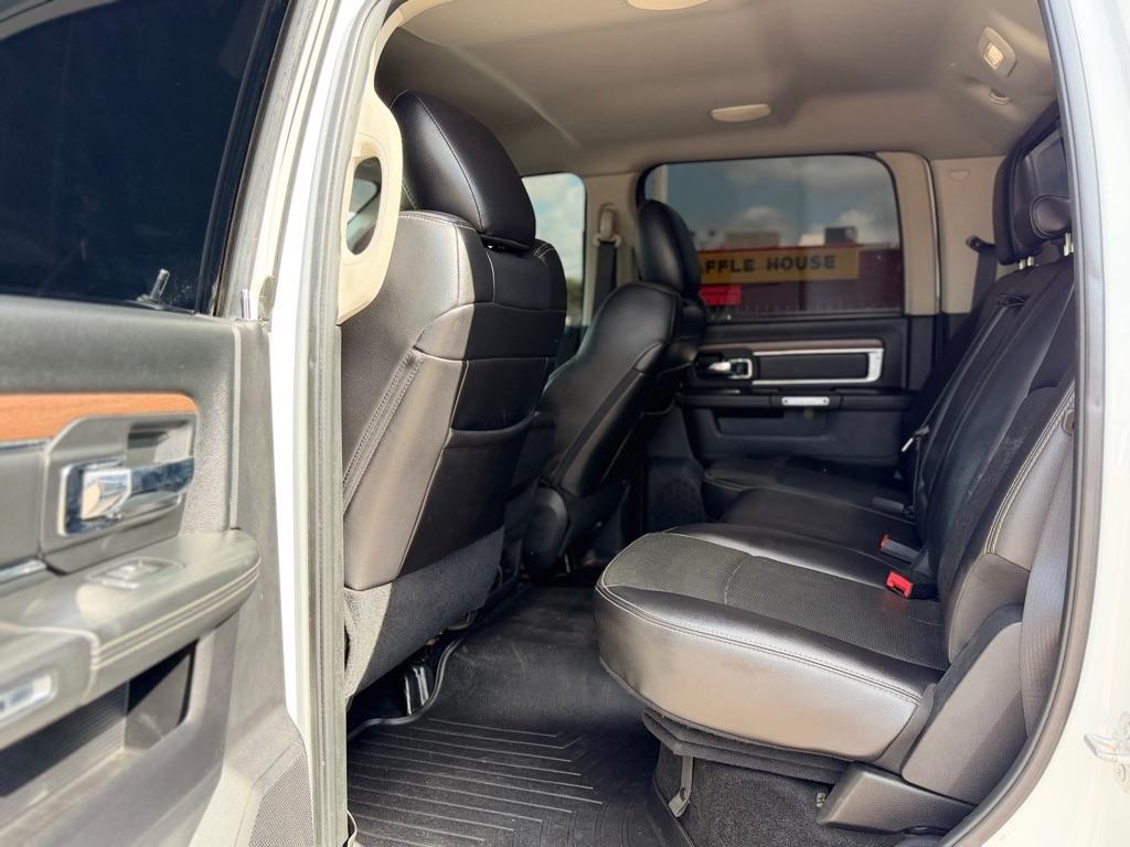 RAM 2500 Laramie Crew Cab SWB 4WD 2016