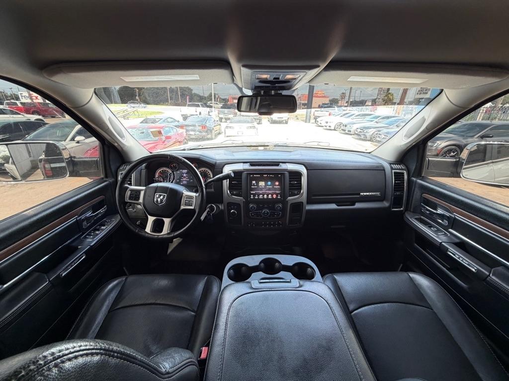 RAM 2500 Laramie Crew Cab SWB 4WD 2016
