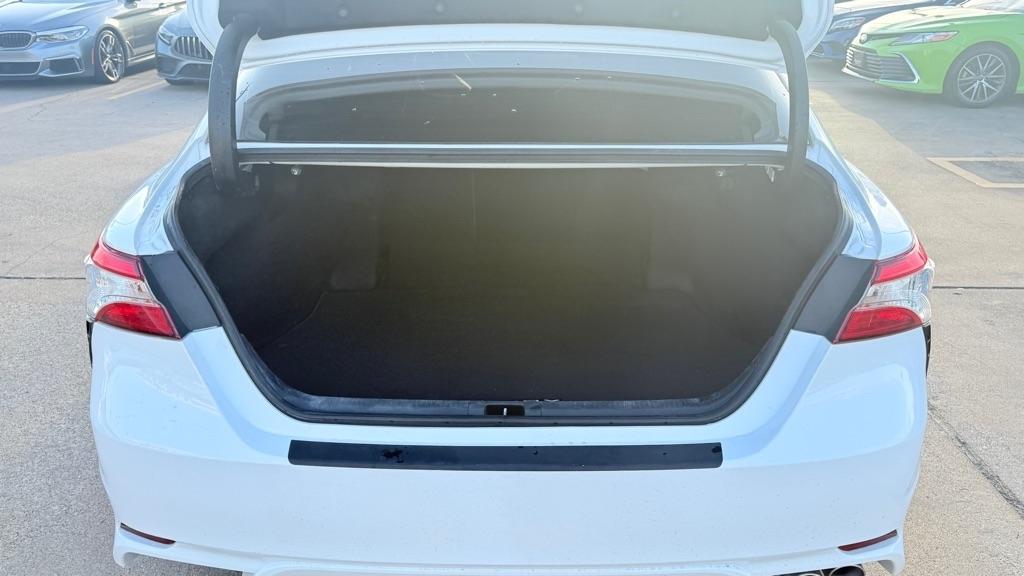 Toyota Camry SE 2020