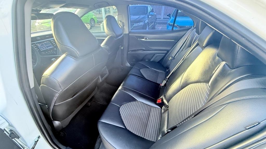 Toyota Camry SE 2020