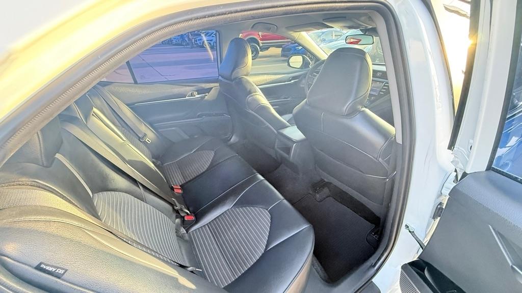 Toyota Camry SE 2020