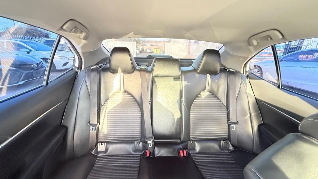 Toyota Camry SE 2020