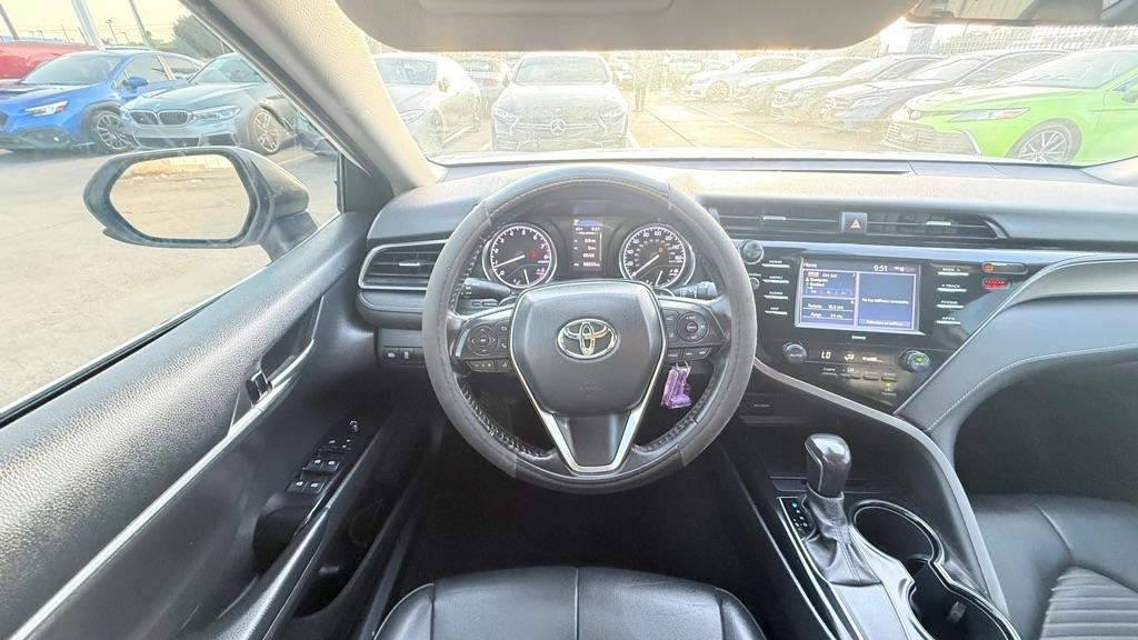 Toyota Camry SE 2020