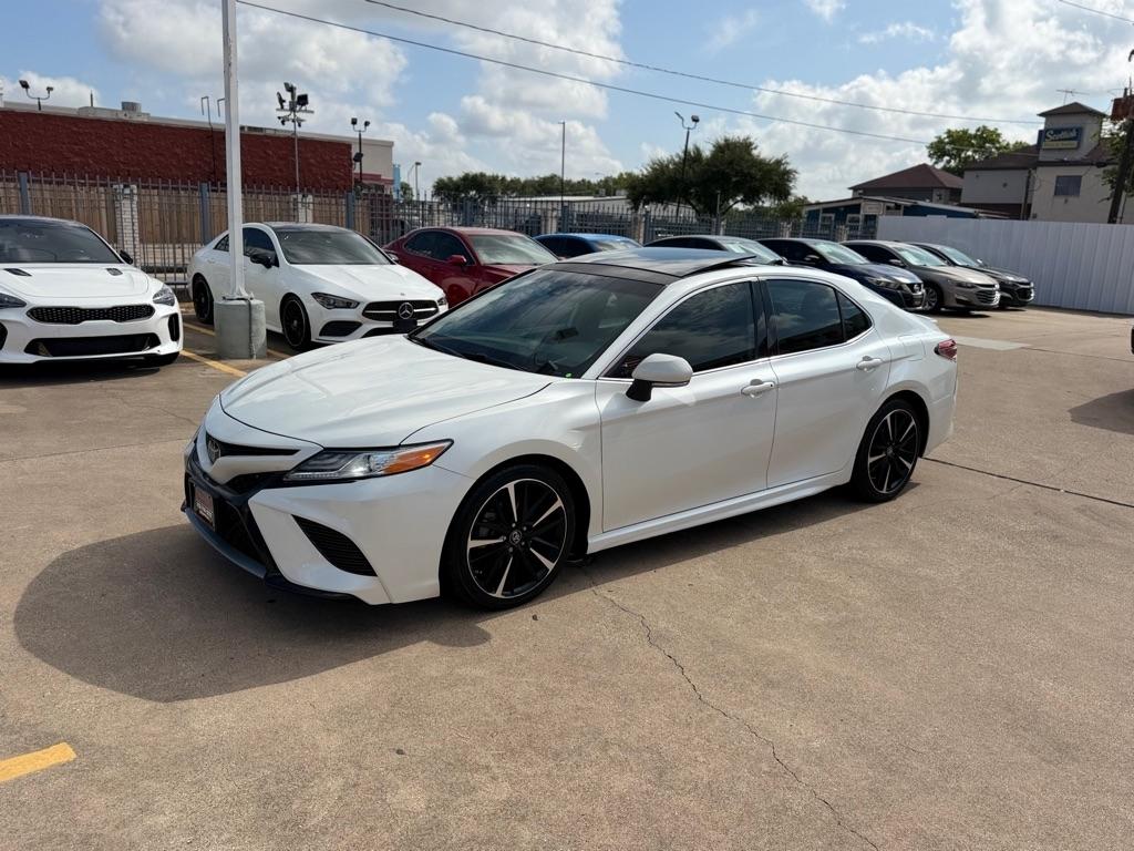 Toyota Camry XLE V6 2019
