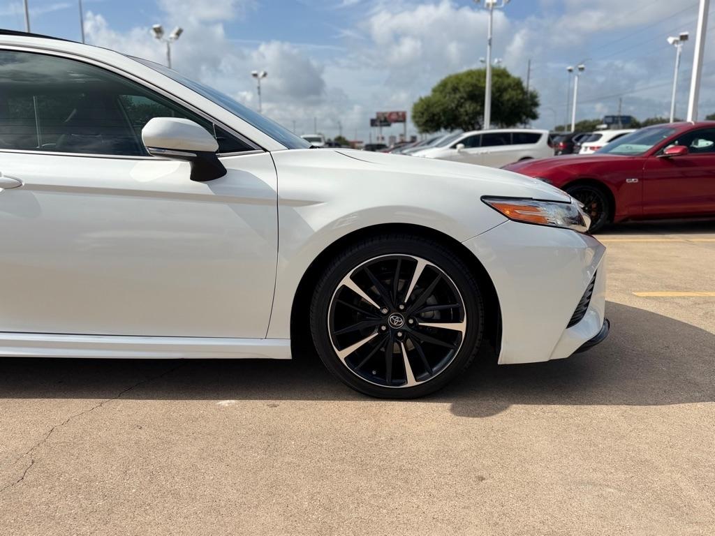 Toyota Camry XLE V6 2019