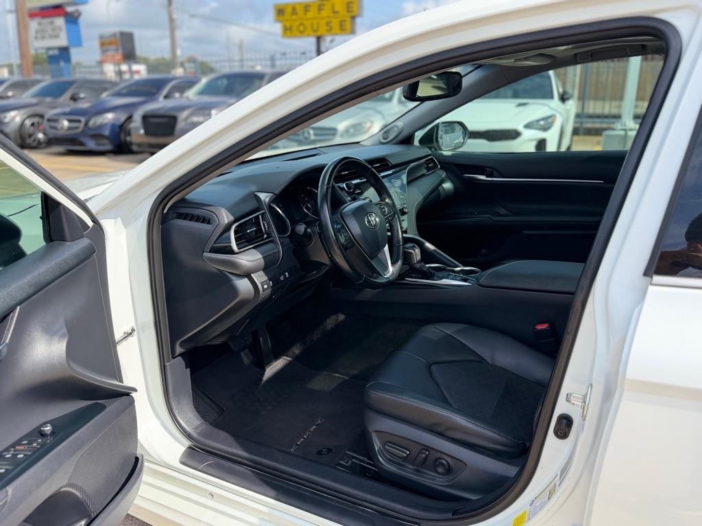 Toyota Camry XLE V6 2019