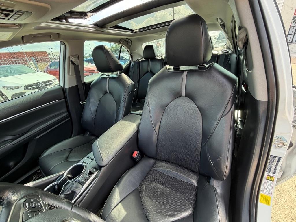 Toyota Camry XLE V6 2019