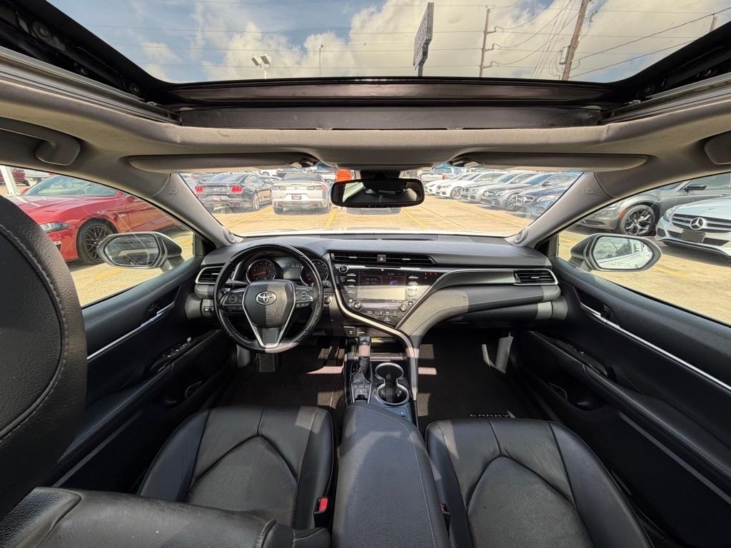 Toyota Camry XLE V6 2019