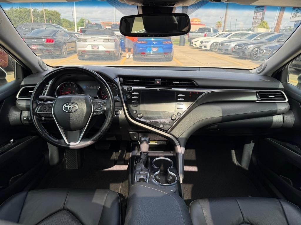 Toyota Camry XLE V6 2019