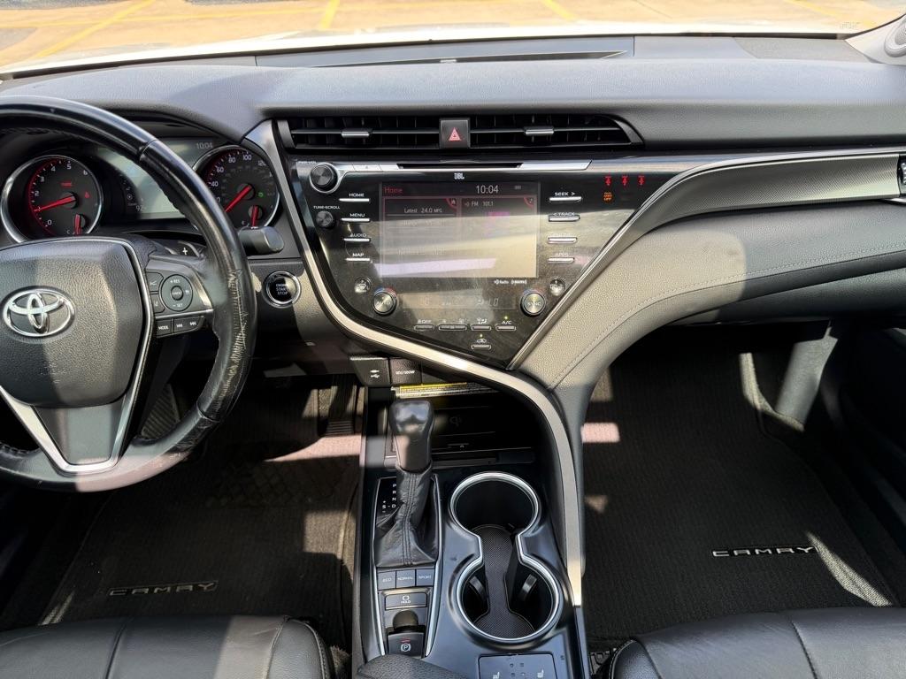 Toyota Camry XLE V6 2019