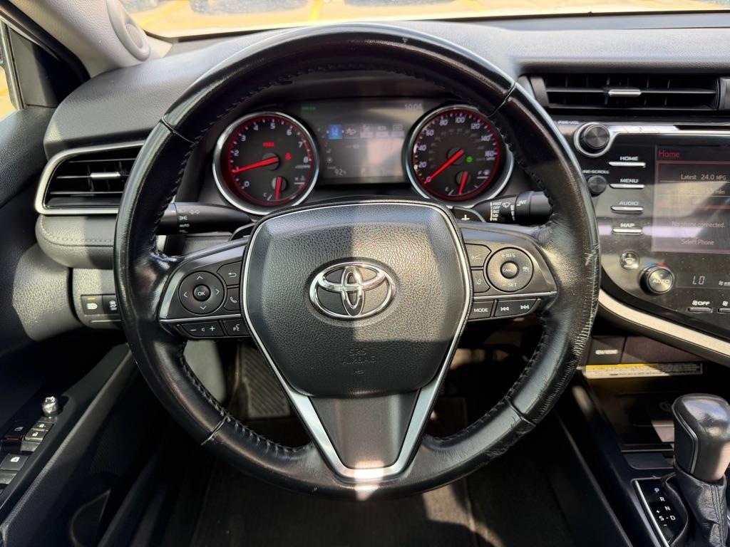 Toyota Camry XLE V6 2019