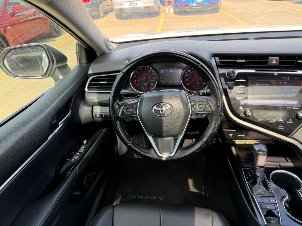 Toyota Camry XLE V6 2019