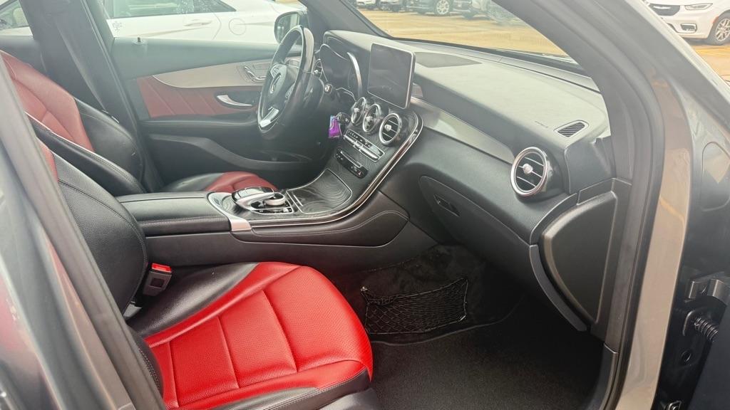 Mercedes-Benz GLC-Class GLC300 4MATIC 2019