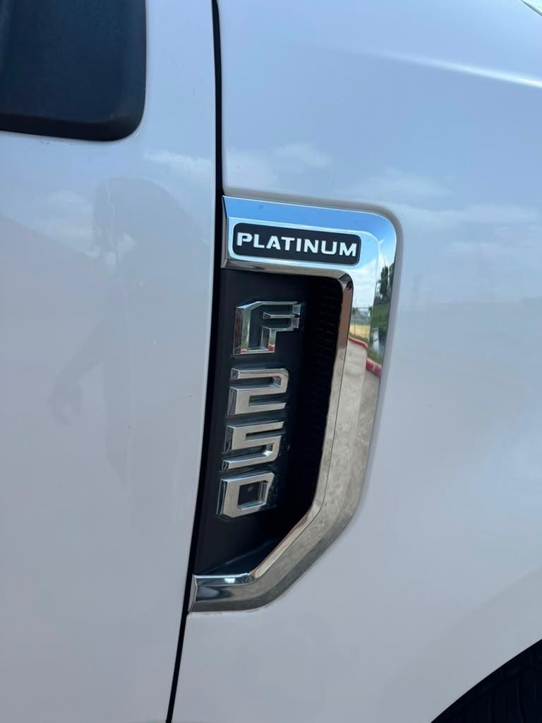 Ford Super Duty F-250 SRW King Ranch 4WD Crew Cab 8' Box 2019