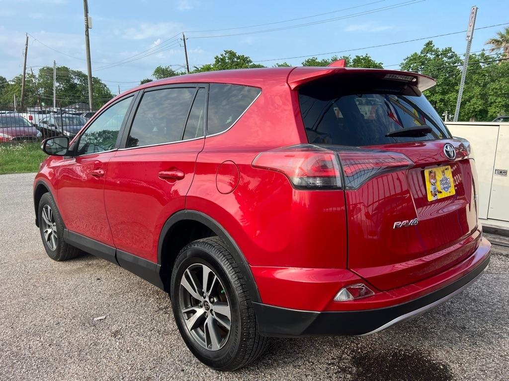 Toyota RAV4 XLE FWD 2017