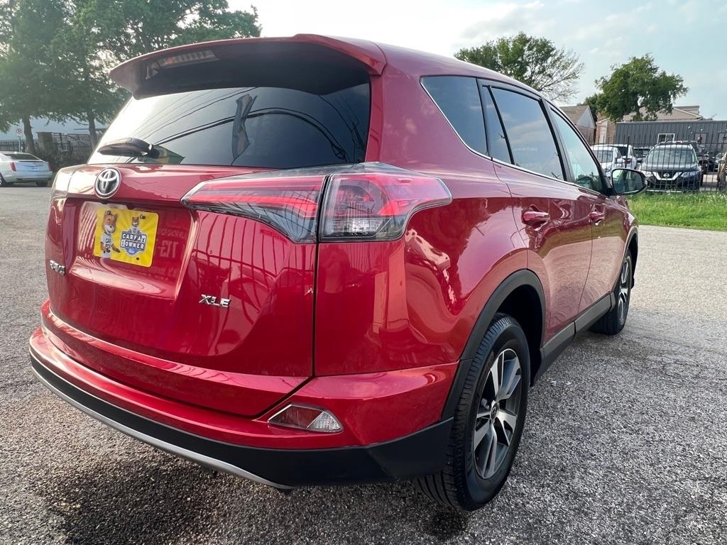 Toyota RAV4 XLE FWD 2017