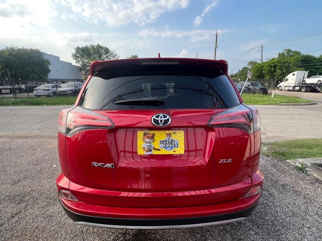 Toyota RAV4 XLE FWD 2017