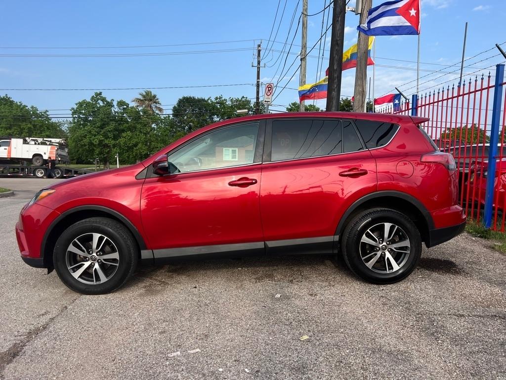 Toyota RAV4 XLE FWD 2017
