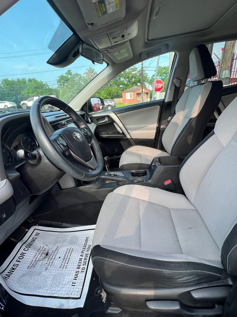 Toyota RAV4 XLE FWD 2017