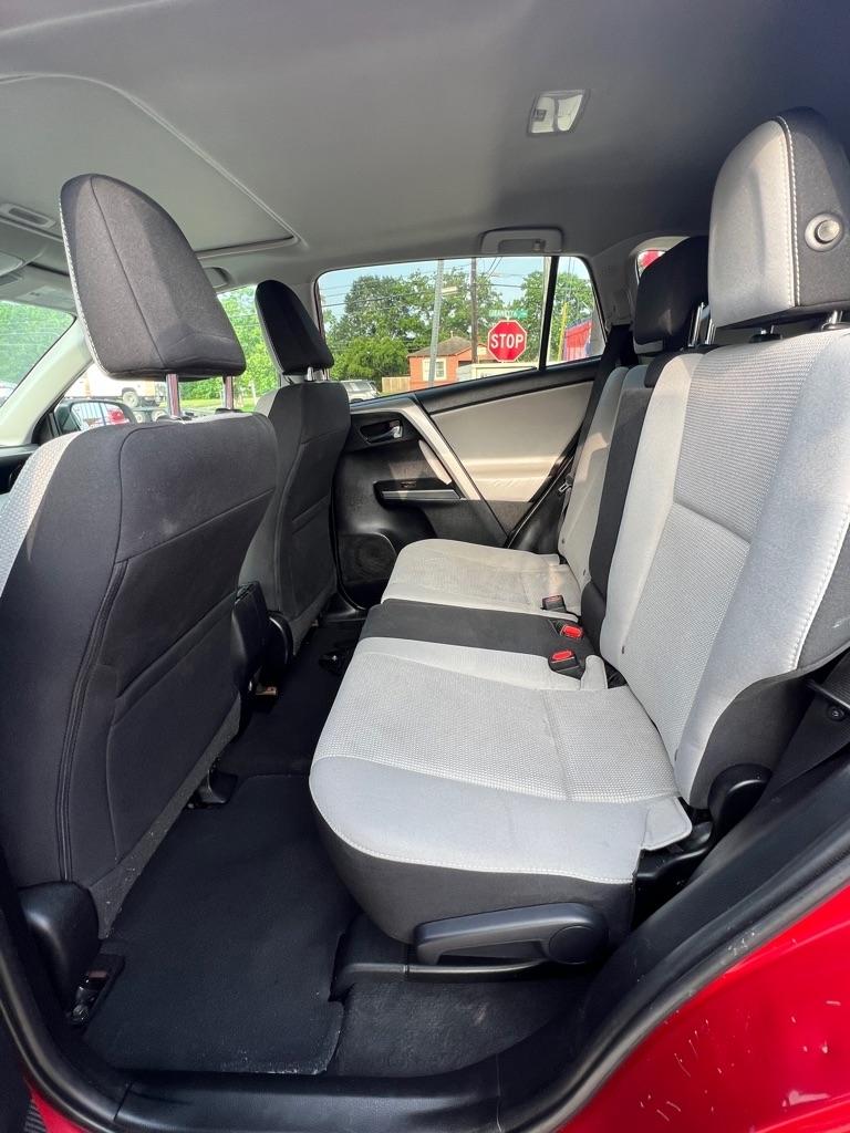 Toyota RAV4 XLE FWD 2017