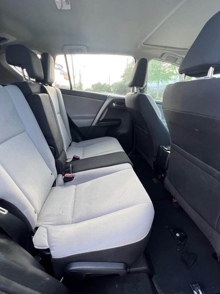 Toyota RAV4 XLE FWD 2017