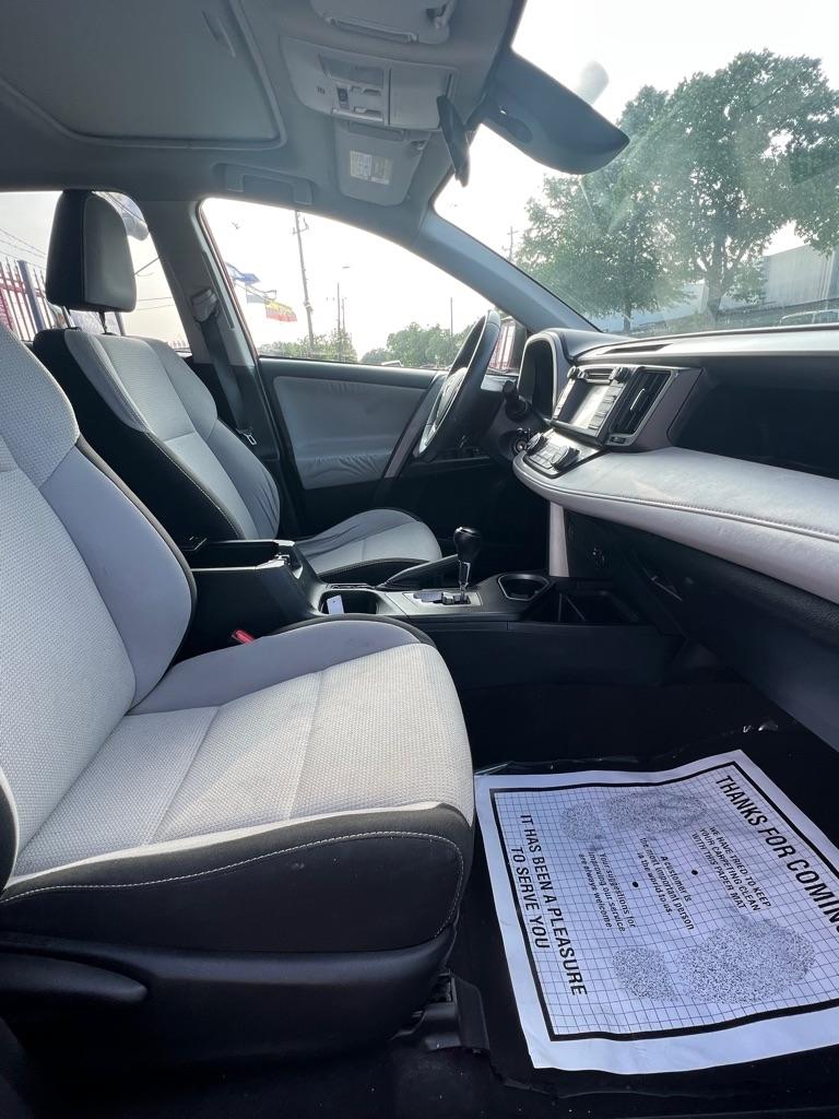 Toyota RAV4 XLE FWD 2017