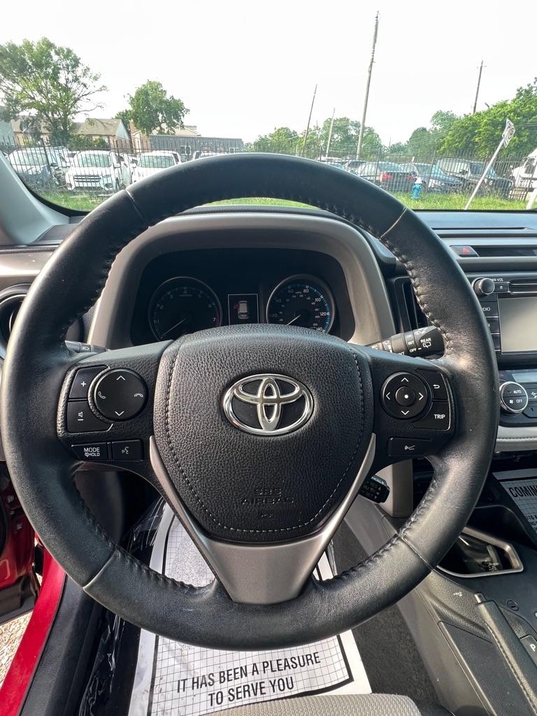 Toyota RAV4 XLE FWD 2017