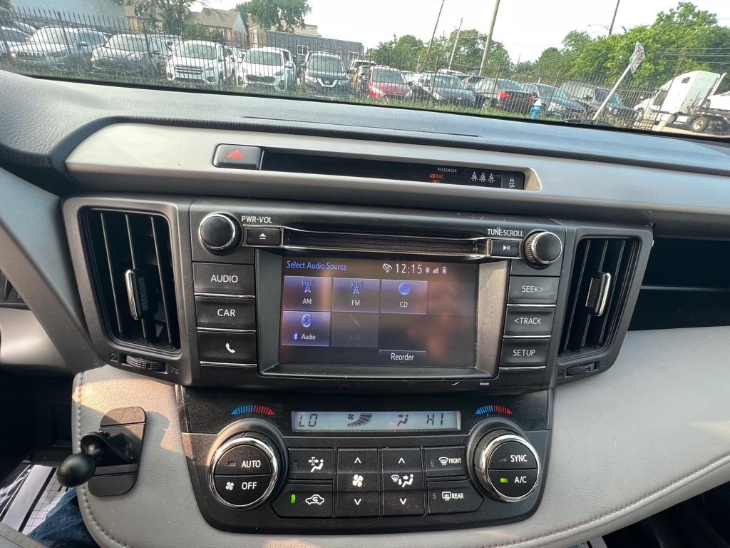 Toyota RAV4 XLE FWD 2017