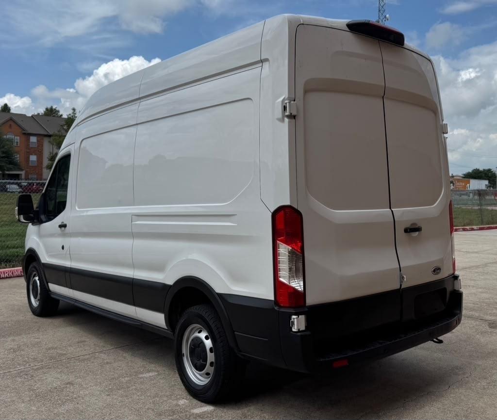 Ford Transit 250 Van Low Roof w/Sliding Pass. 130-in. WB 2021