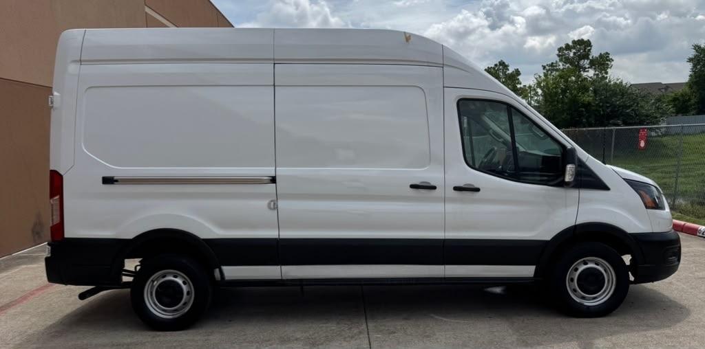 Ford Transit 250 Van Low Roof w/Sliding Pass. 130-in. WB 2021