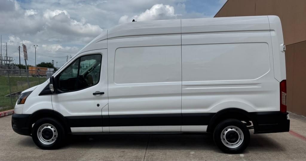 Ford Transit 250 Van Low Roof w/Sliding Pass. 130-in. WB 2021
