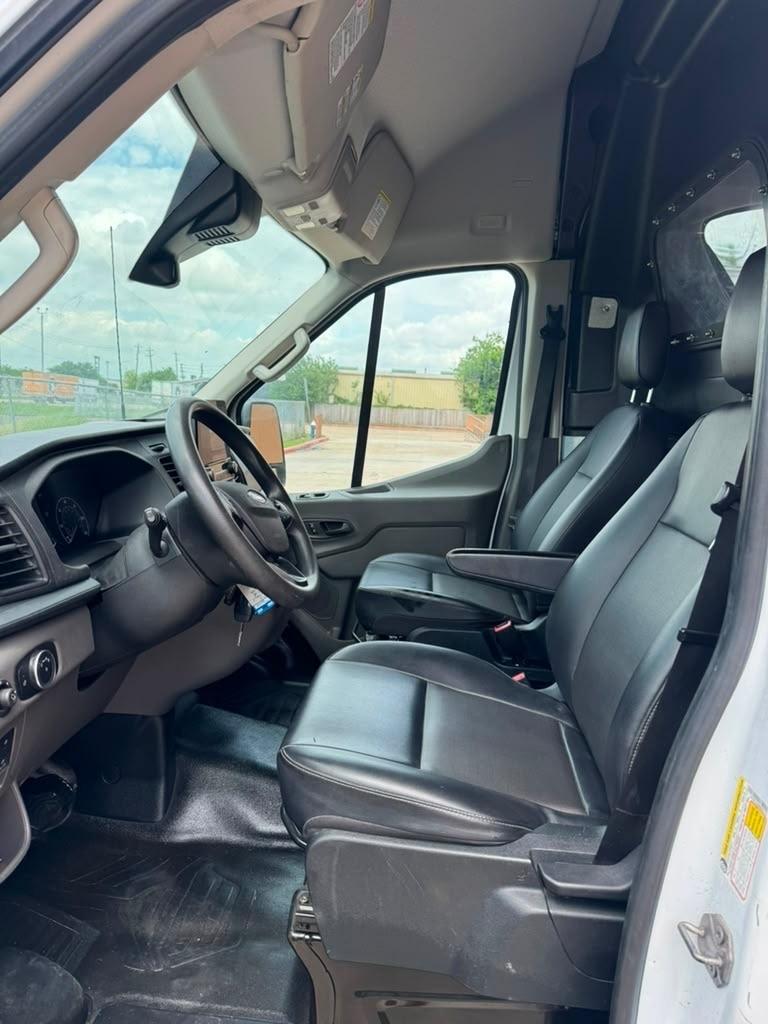 Ford Transit 250 Van Low Roof w/Sliding Pass. 130-in. WB 2021