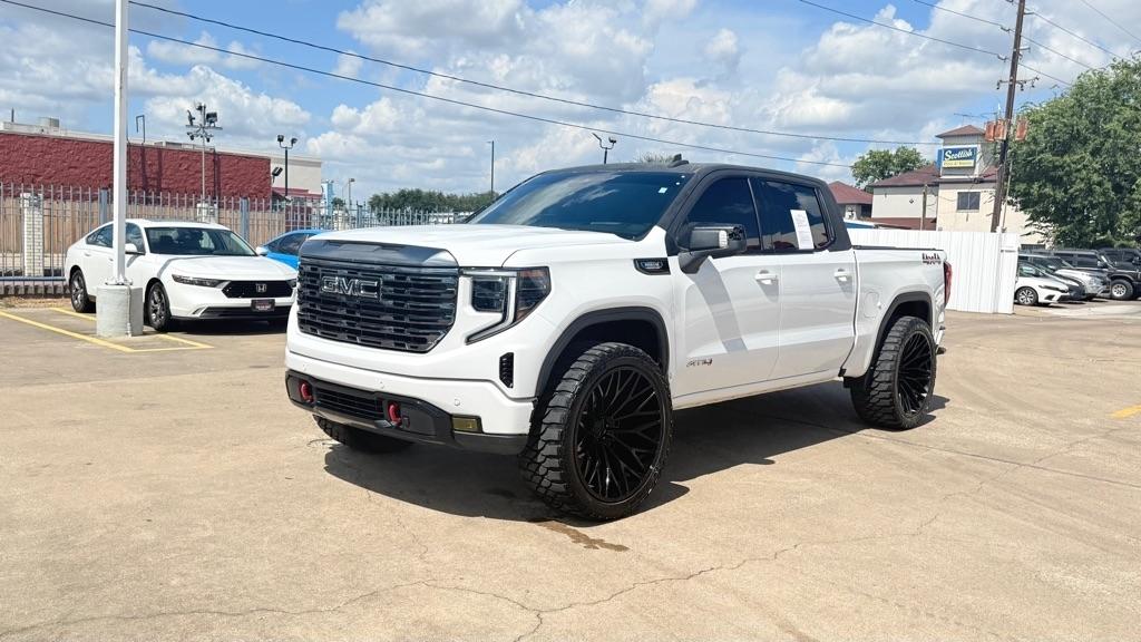 GMC Sierra 1500 AT4 Crew Cab 4WD 2024