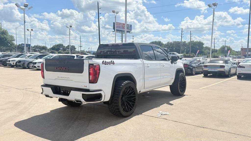 GMC Sierra 1500 AT4 Crew Cab 4WD 2024