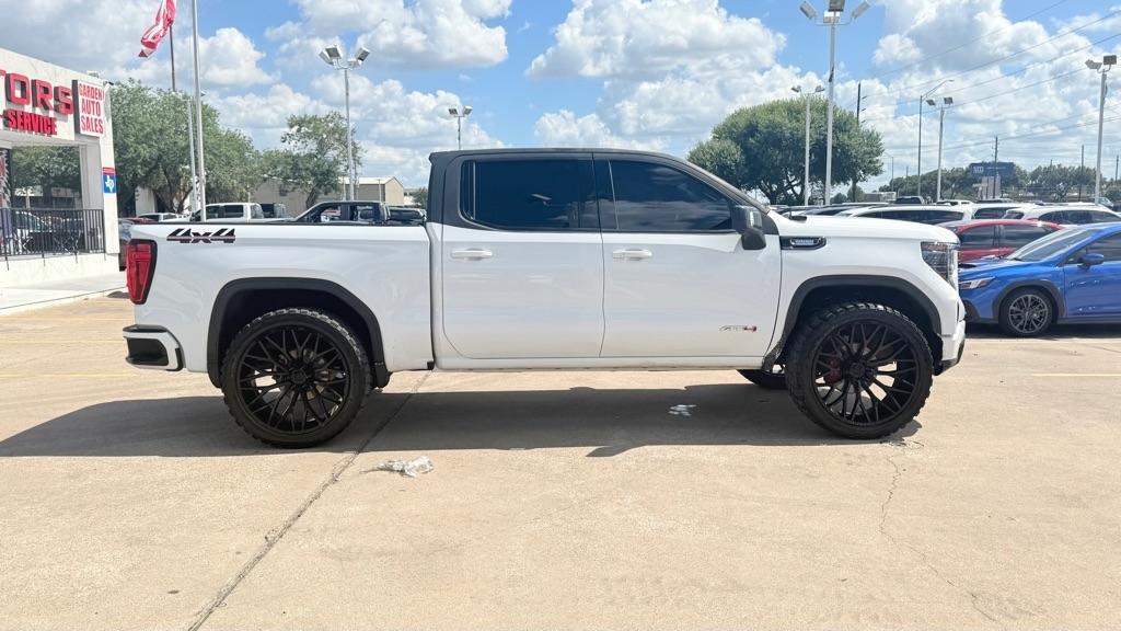 GMC Sierra 1500 AT4 Crew Cab 4WD 2024