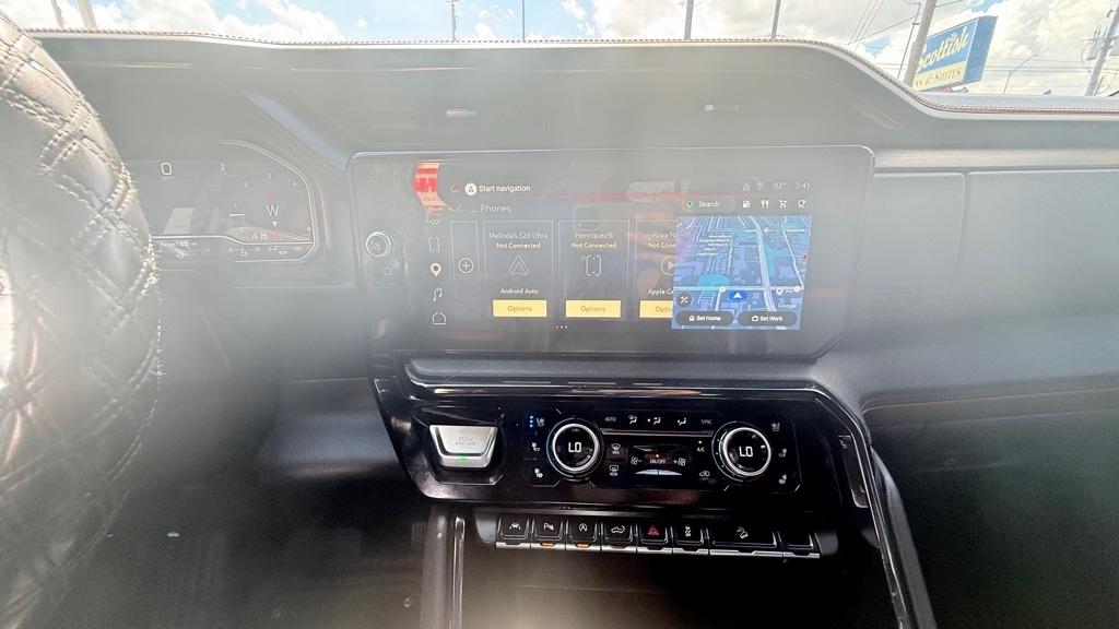 GMC Sierra 1500 AT4 Crew Cab 4WD 2024