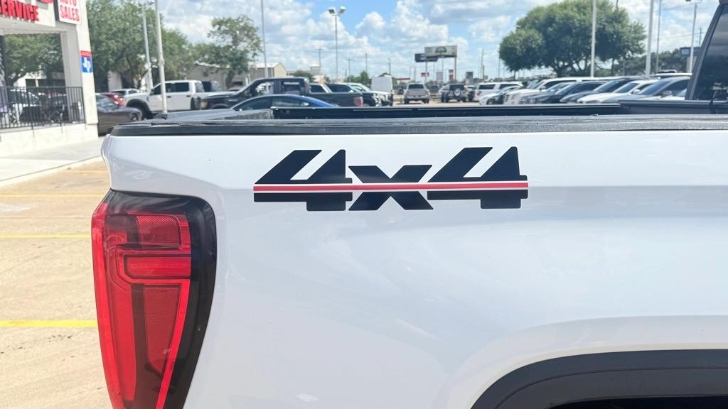 GMC Sierra 1500 AT4 Crew Cab 4WD 2024
