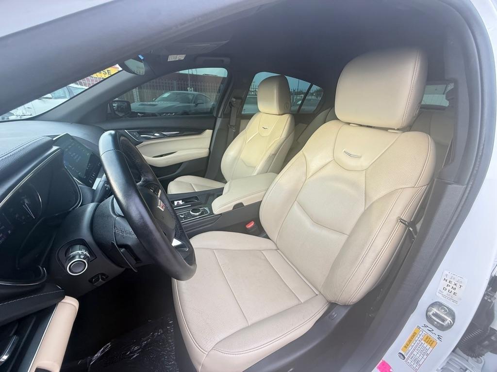 Cadillac CT5 4dr Sdn Premium Luxury 2022