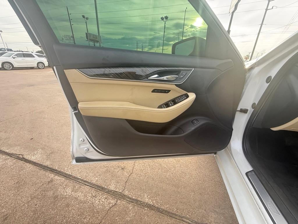 Cadillac CT5 4dr Sdn Premium Luxury 2022
