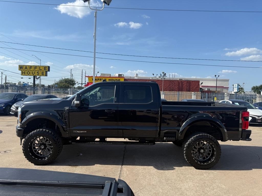 Ford F-250 SD Lariat Crew Cab 4WD 2024