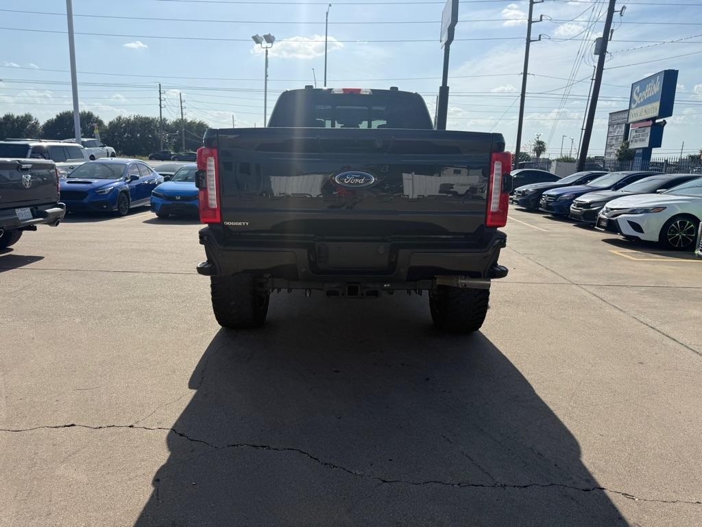 Ford F-250 SD Lariat Crew Cab 4WD 2024
