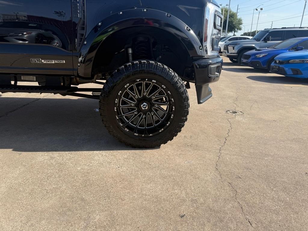Ford F-250 SD Lariat Crew Cab 4WD 2024