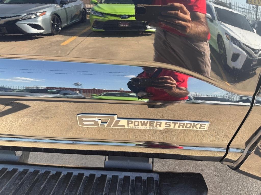 Ford F-250 SD Lariat Crew Cab 4WD 2024