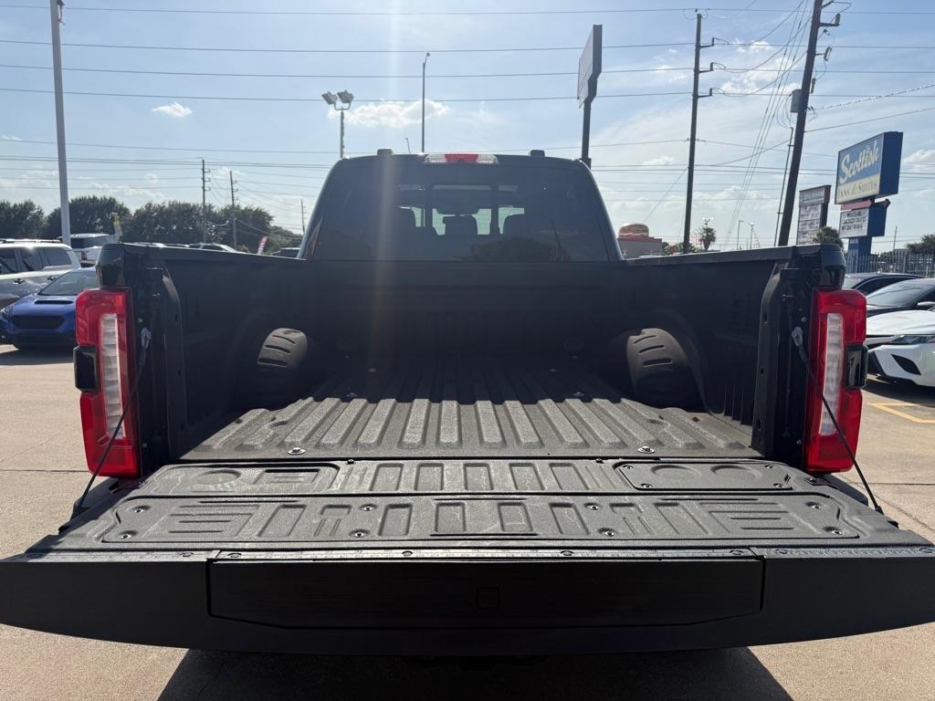 Ford F-250 SD Lariat Crew Cab 4WD 2024