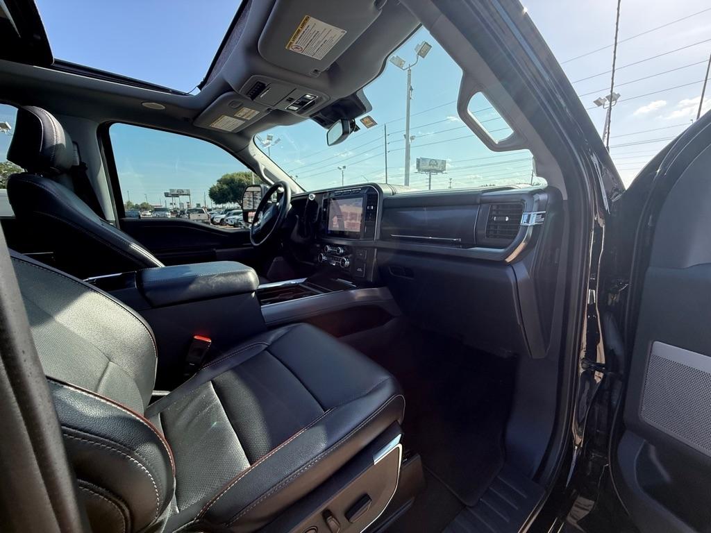 Ford F-250 SD Lariat Crew Cab 4WD 2024